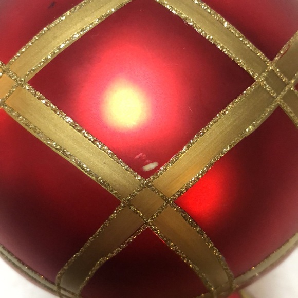 Porcelain Ornament Shaped Treasure Box 7.5”x7” - Picture 9 of 9